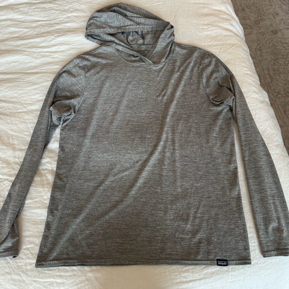 Patagonia Heather Gray Men’s Light Weight Hoodie